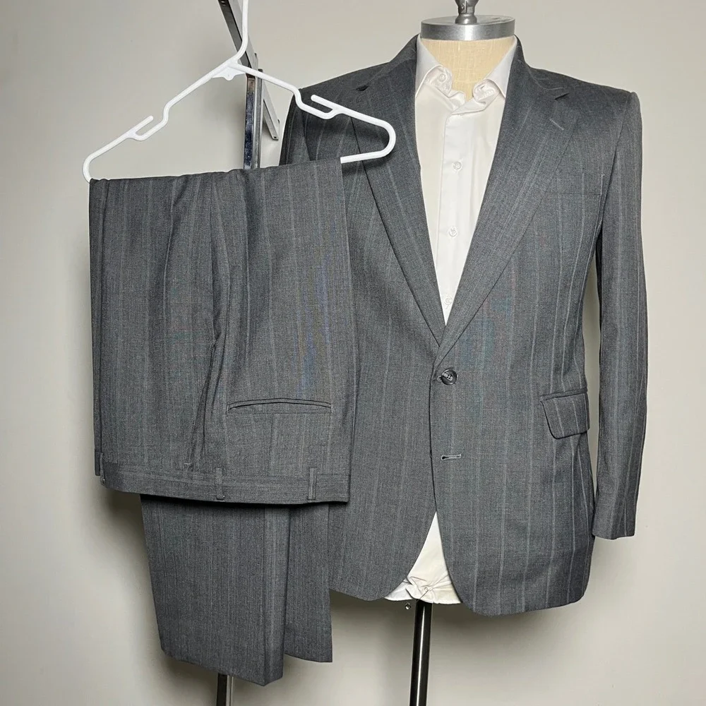 Haggar Suit Mens 42R 36x30 Grey Pinstripe Imperial Gentlemans‎ Fit Two-Button